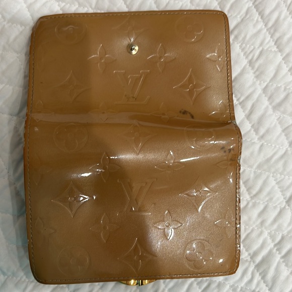 - Louis Vuitton French Monogram Vernis Wallet - Picture 5 of 6